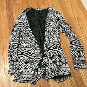 American Eagle AE Tribal cardigan - size XS XSmall - black and white sweater